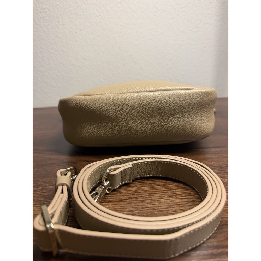 Mina Baie Beige Pebbled Crossbody Belt  Fanny Bag Zip Closure Gold Hardware NWOT - Picture 6 of 10